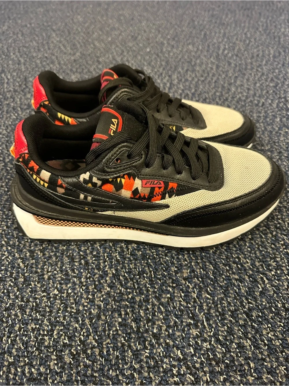 FILA Black, Cream & Red Patterned Men’s Sneakers Size 6.5